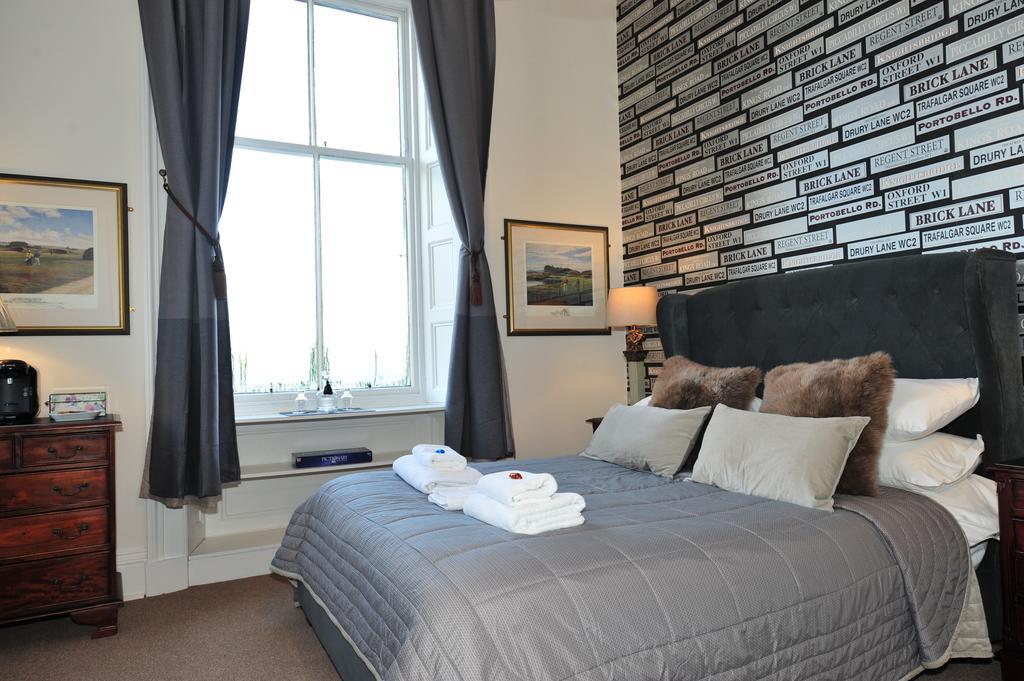 Edinburgh Sixteen Room photo